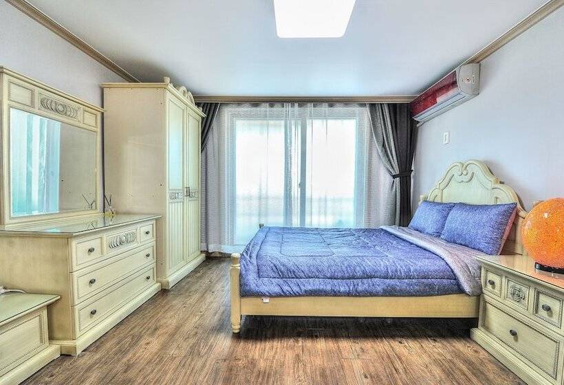 Sokcho Esher House Pension