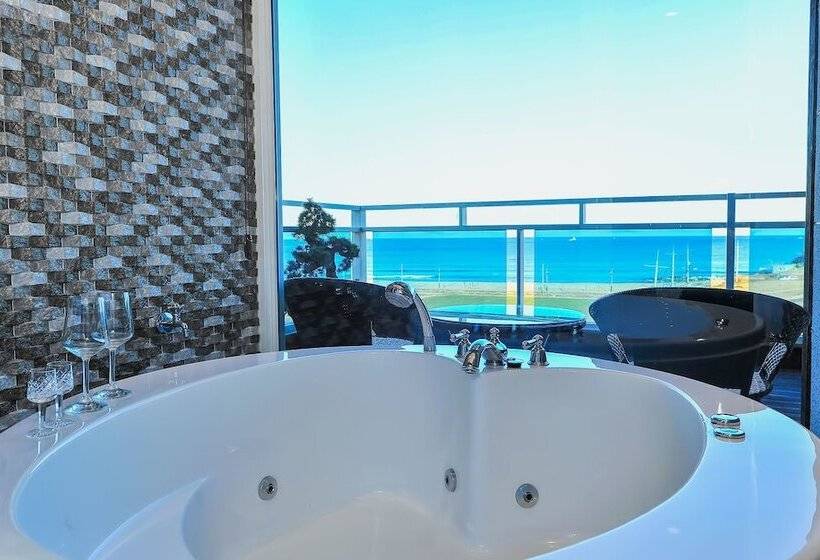 Sokcho Esher House Pension