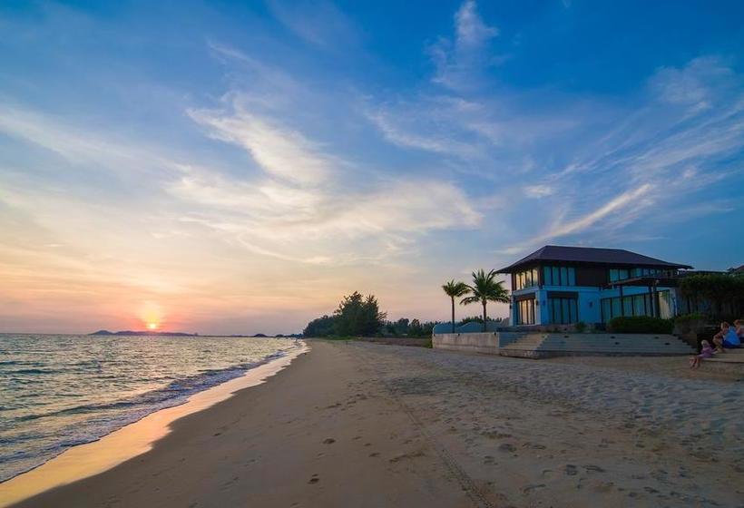 The Oriental Beach Resort