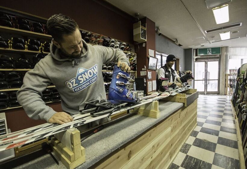 Owashi Lodge   Hostel