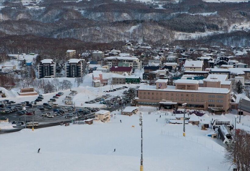 Owashi Lodge   Hostel