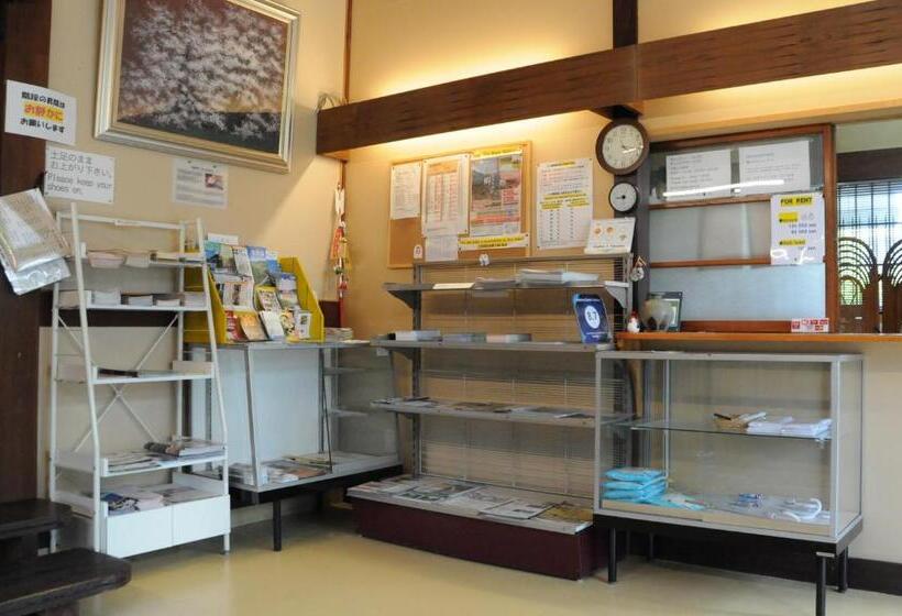 Общежитие Sakura Guest House