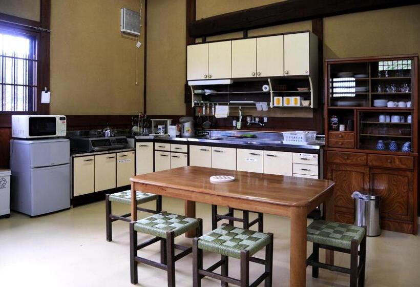 Общежитие Sakura Guest House