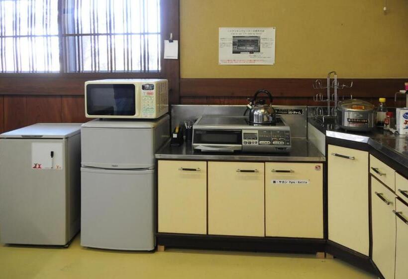 Общежитие Sakura Guest House