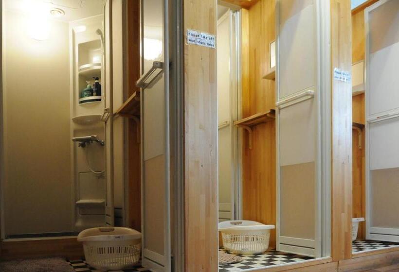 Общежитие Sakura Guest House