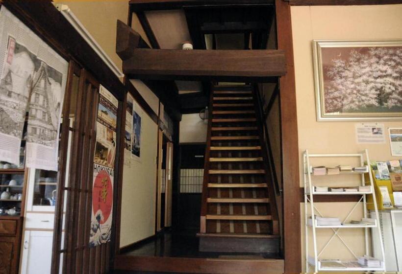 Общежитие Sakura Guest House