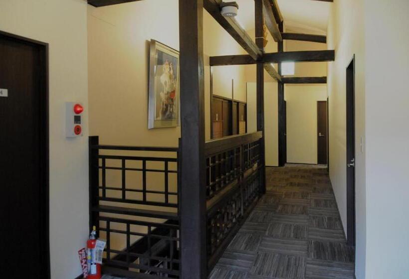 Общежитие Sakura Guest House