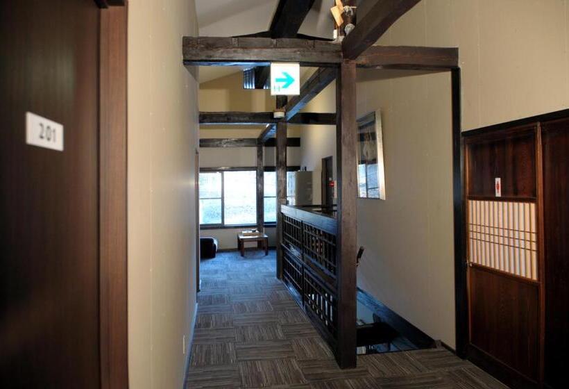 Общежитие Sakura Guest House