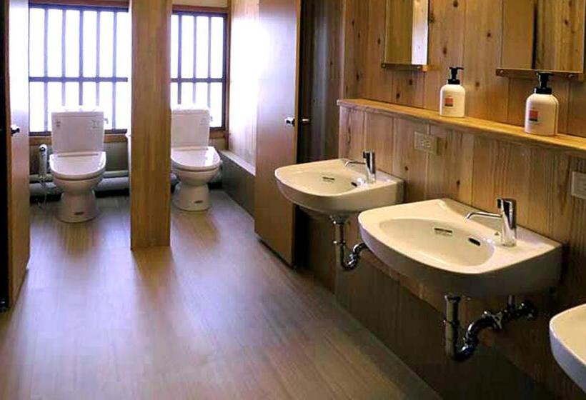 Общежитие Sakura Guest House