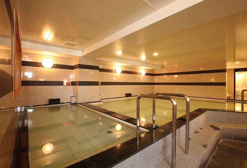 Sauna & Spa Hotel Avinel Fukuoka Caters To Men Hostel