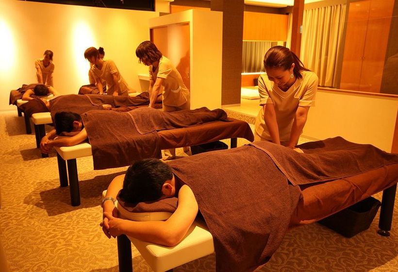 Sauna & Spa Hotel Avinel Fukuoka Caters To Men Hostel