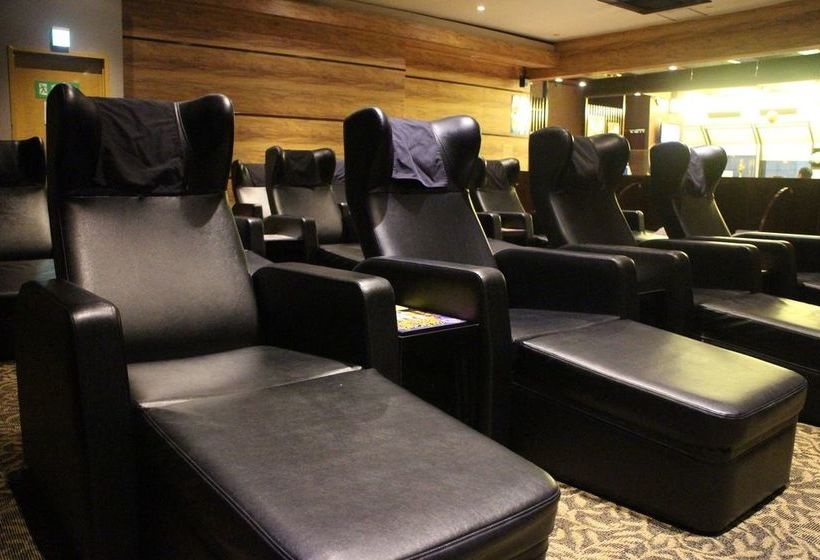 Sauna & Spa Hotel Avinel Fukuoka Caters To Men Hostel