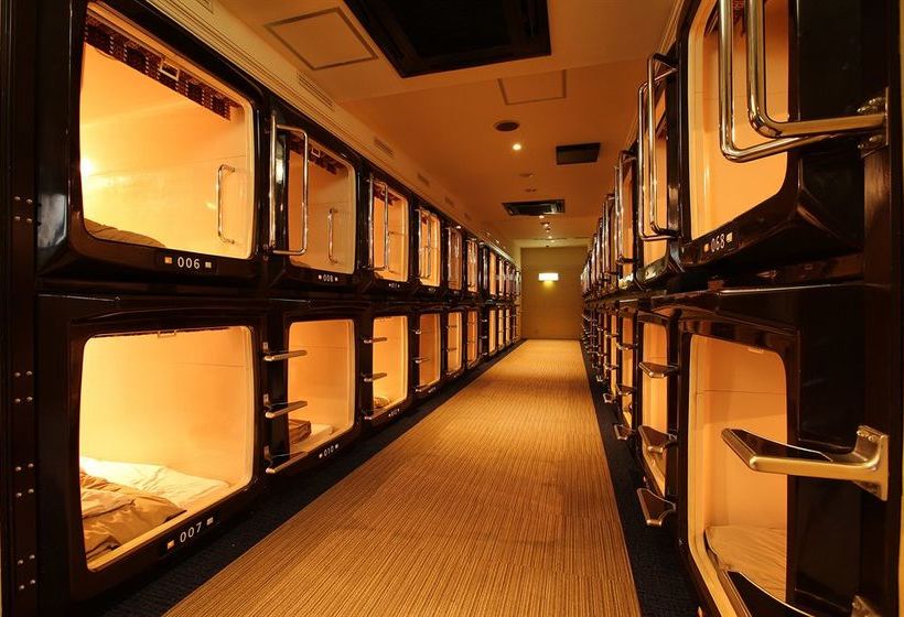 Sauna & Spa Hotel Avinel Fukuoka Caters To Men Hostel