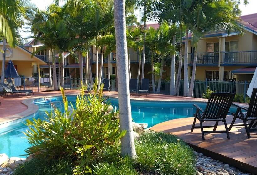 At Beach Court Holiday Villas