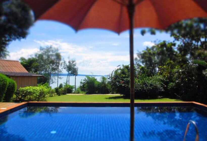 Bamboo Hideaway Resort