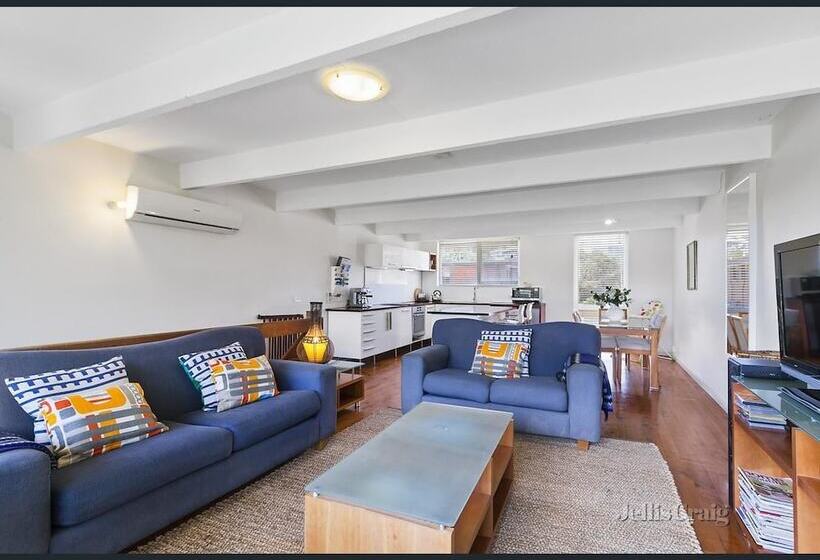 Bayside St Johns Close