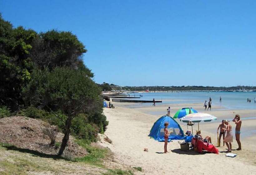 Bayside St Johns Close