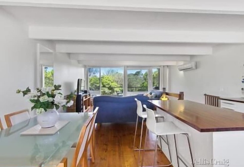 Bayside St Johns Close