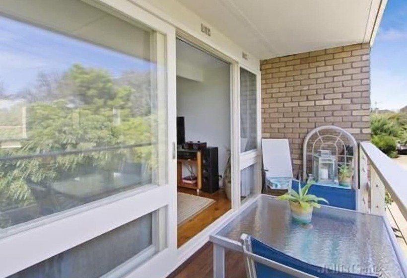 Bayside St Johns Close