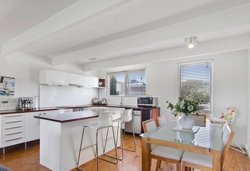 Bayside St Johns Close