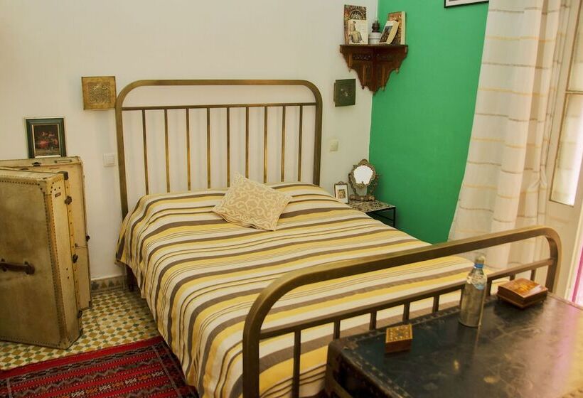 تختخواب و صبحانه Bayt Alice Hostel