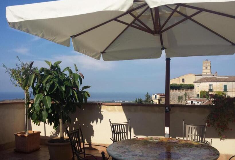 مبيت وإفطار Palazzo Madeo   Residenza D Epoca