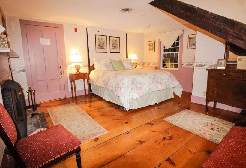 مبيت وإفطار The Nutmeg Inn