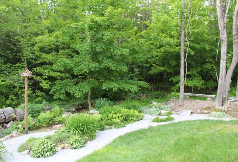 مبيت وإفطار The Nutmeg Inn