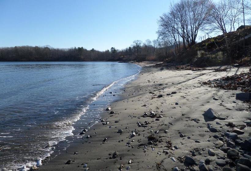 Claddagh Motel & Suites