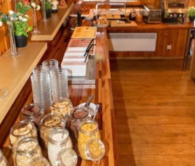 Hellisholar Cottages