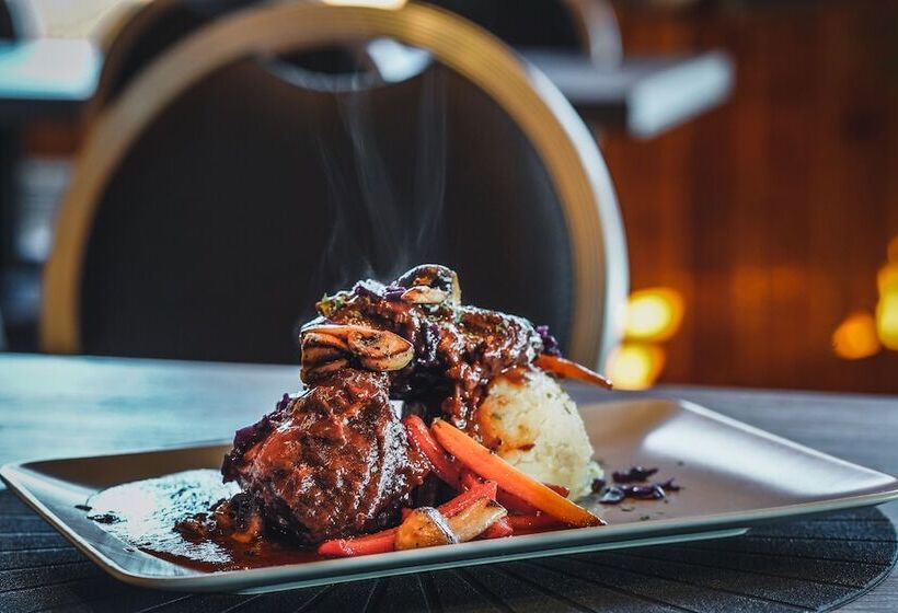 Hellisholar Cottages