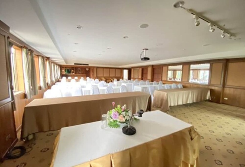 בית מלון כפרי 100 Islands Resort & Spa