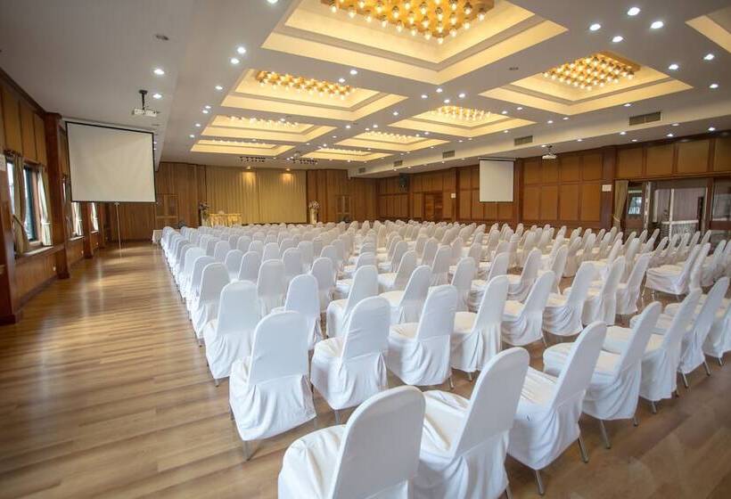 בית מלון כפרי 100 Islands Resort & Spa