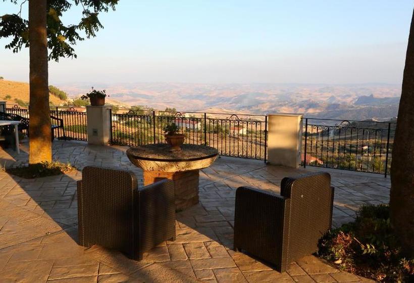 ホテル Agriturismo Monticelli