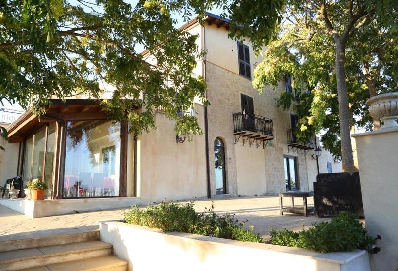 ホテル Agriturismo Monticelli