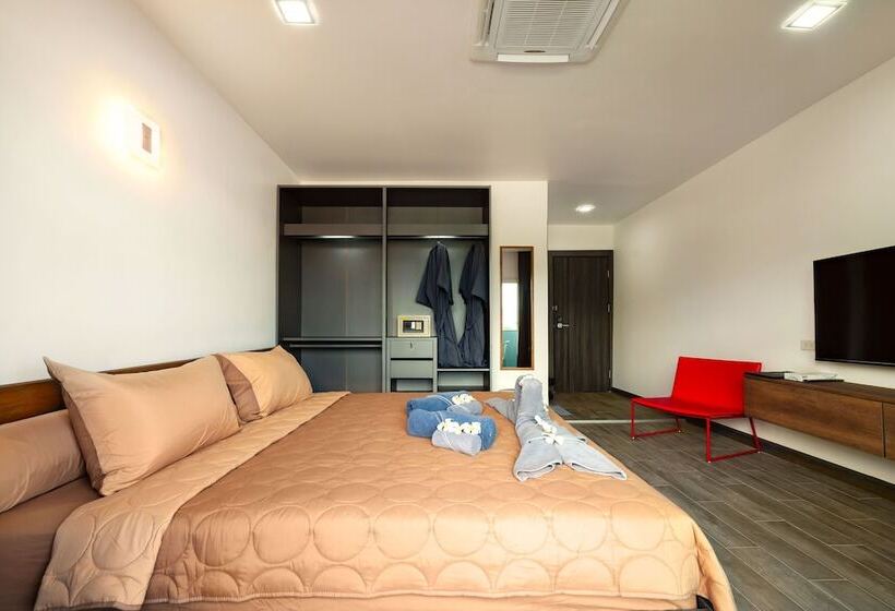 Отель Ubox Samui Hostel Chaweng Beach