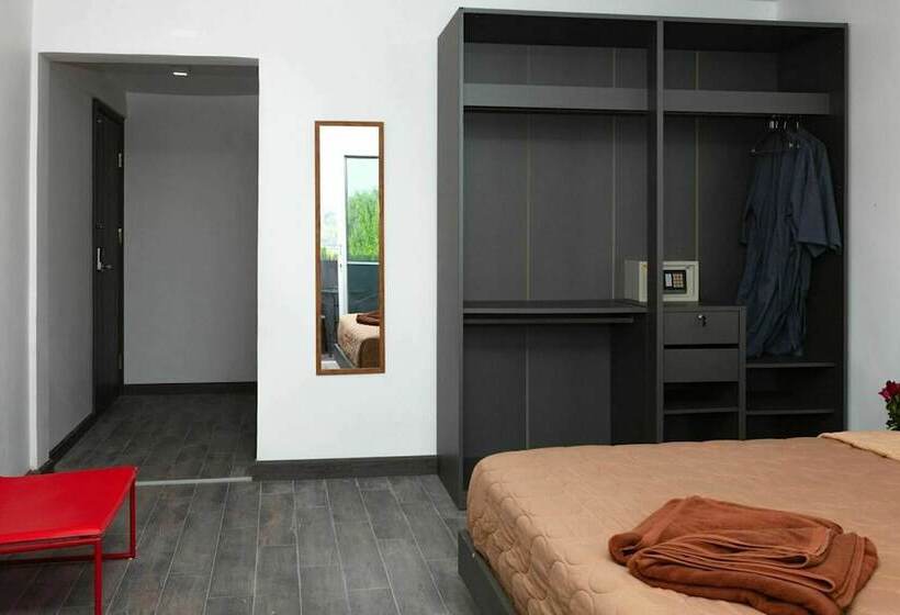 Отель Ubox Samui Hostel Chaweng Beach