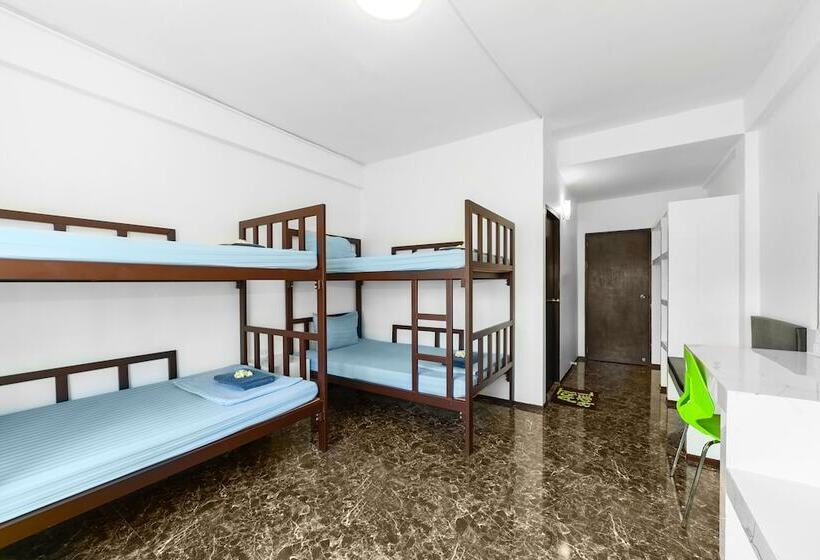 Отель Ubox Samui Hostel Chaweng Beach