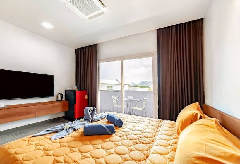 Отель Ubox Samui Hostel Chaweng Beach