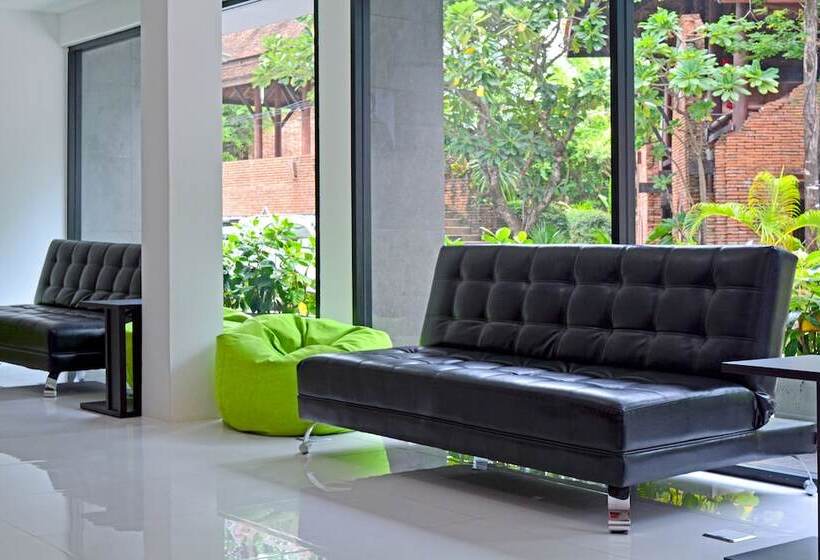 Отель Ubox Samui Hostel Chaweng Beach