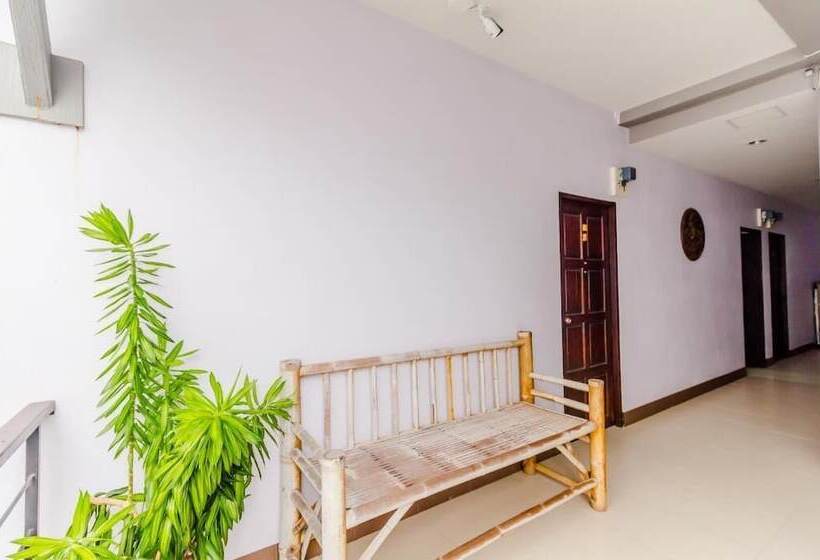 בית מלון כפרי Baan Yuyen Karon Guesthouse