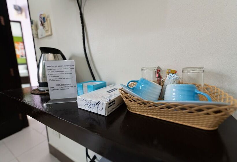 בית מלון כפרי Baan Yuyen Karon Guesthouse