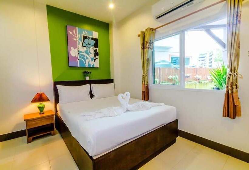 בית מלון כפרי Baan Yuyen Karon Guesthouse