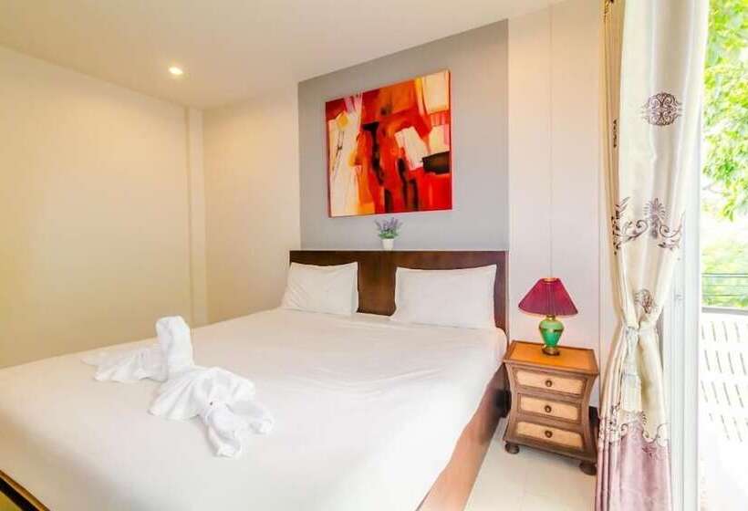 בית מלון כפרי Baan Yuyen Karon Guesthouse