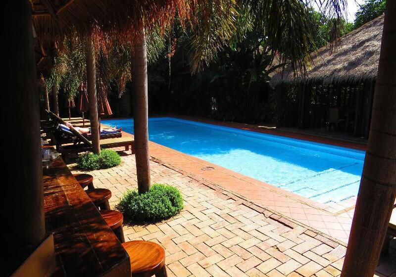 בית מלון כפרי Baanpong Lodge