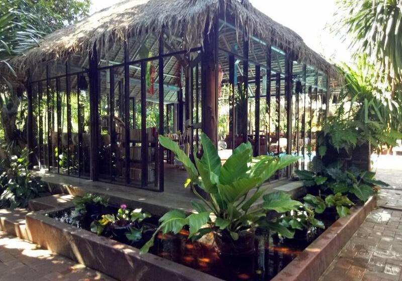 בית מלון כפרי Baanpong Lodge