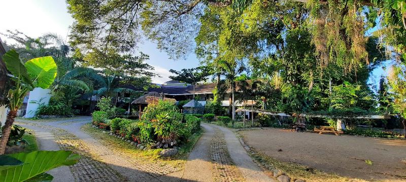 هتل Balay Tuko Garden Inn