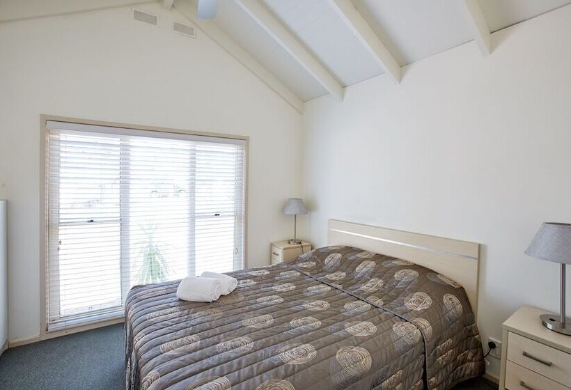 בית מלון כפרי Canton Beach Holiday Park