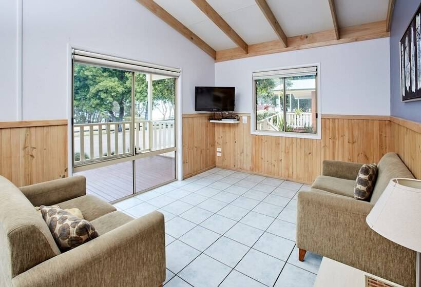 בית מלון כפרי Canton Beach Holiday Park