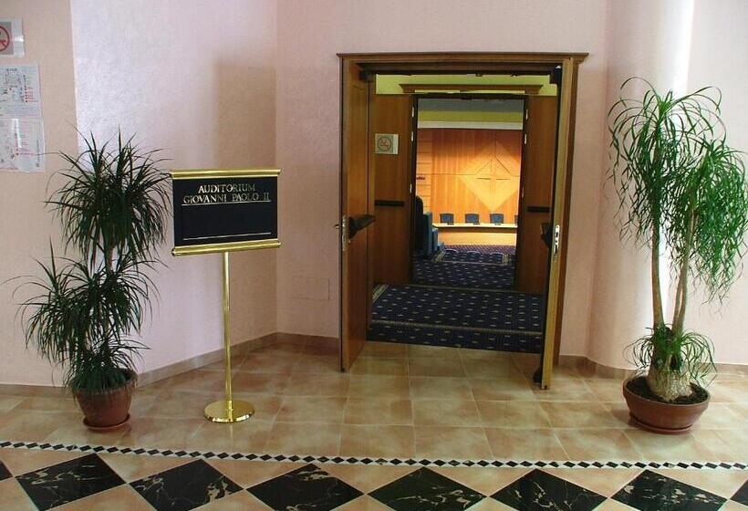 Отель Centro Di Spiritualita Padre Pio